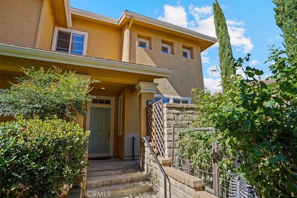 24163 Arrowhead Court