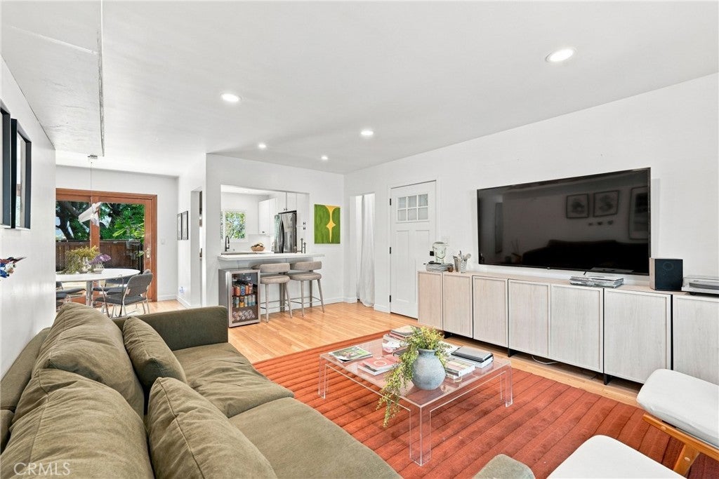 6400 Primrose Ave 21, Los Angeles CA 90068