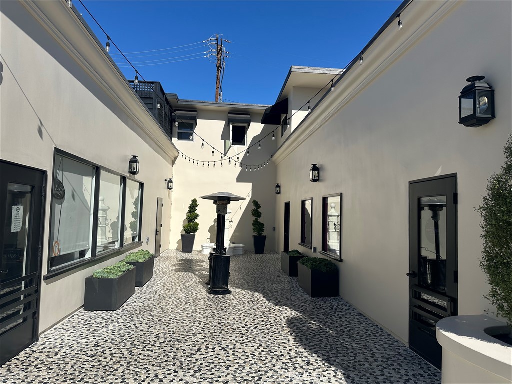 3734 E Coast Highway