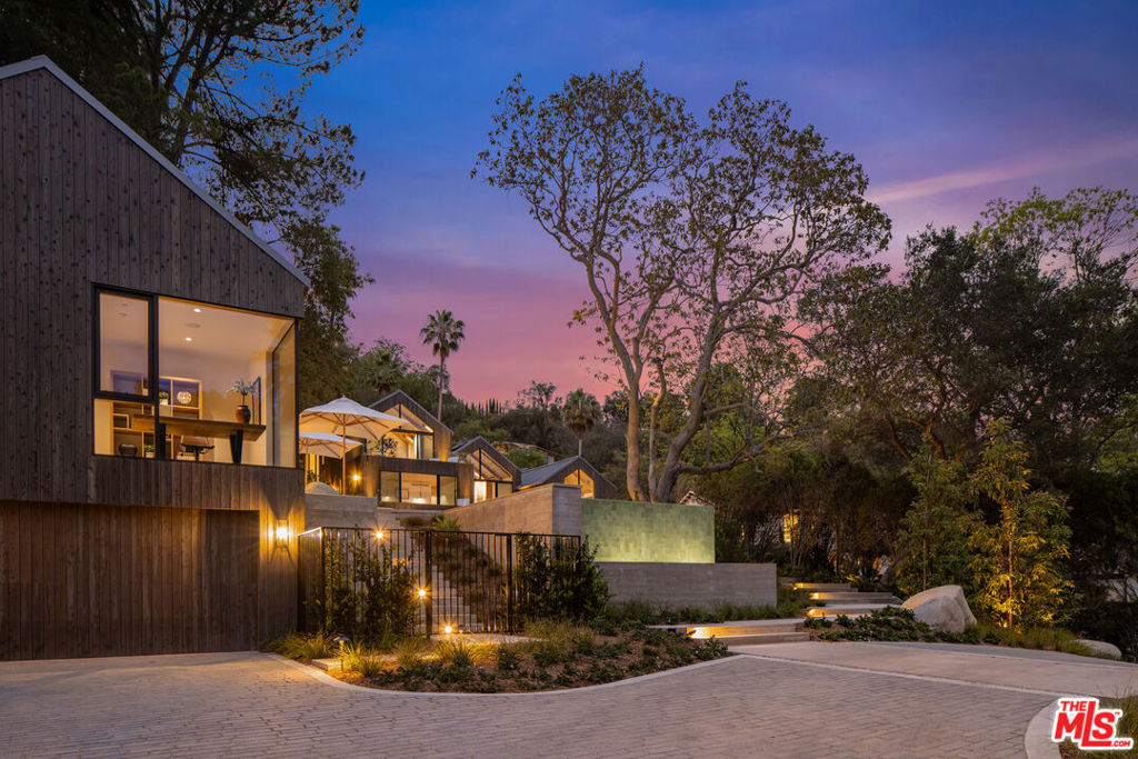 12309 Viewcrest Road