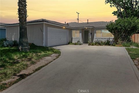 Photo of 1205 E Oak Avenue, Lompoc, CA 93436 (MLS # SC26074842)