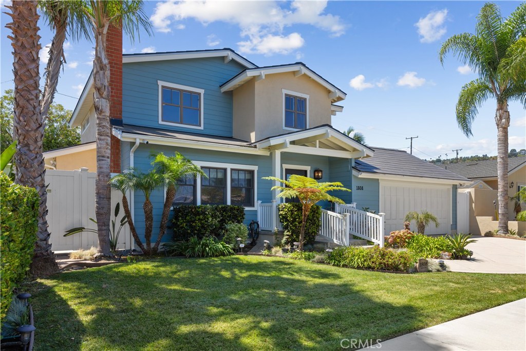 Modern style meets energy-smart living in this beautifully remodeled 5BD/4BA home in Rancho Palos Verdes’ Rolling Hills Riviera. Enjoy an open floor plan with a chef’s kitchen featuring a granite island, wine fridge & updated appliances, flowing seamlessly to the family room & backyard. Main level offers a spacious master suite with patio access, junior suite, plus additional bed & guest bath. Upstairs includes 2 bedrooms, full bath & cozy loft area.
Upgrades include a Tesla solar roof with Powerwall batteries, high-efficiency tankless water heater & whole-home security system. Outdoors, entertain with a built-in BBQ bar, fire pit & paved patio. Additional highlights: dual A/C, custom garage storage & oversized windows in the formal living room with a decorative fireplace.
With 3,478 sq. ft., award-winning schools & South Bay access, this is modern California living at its best!