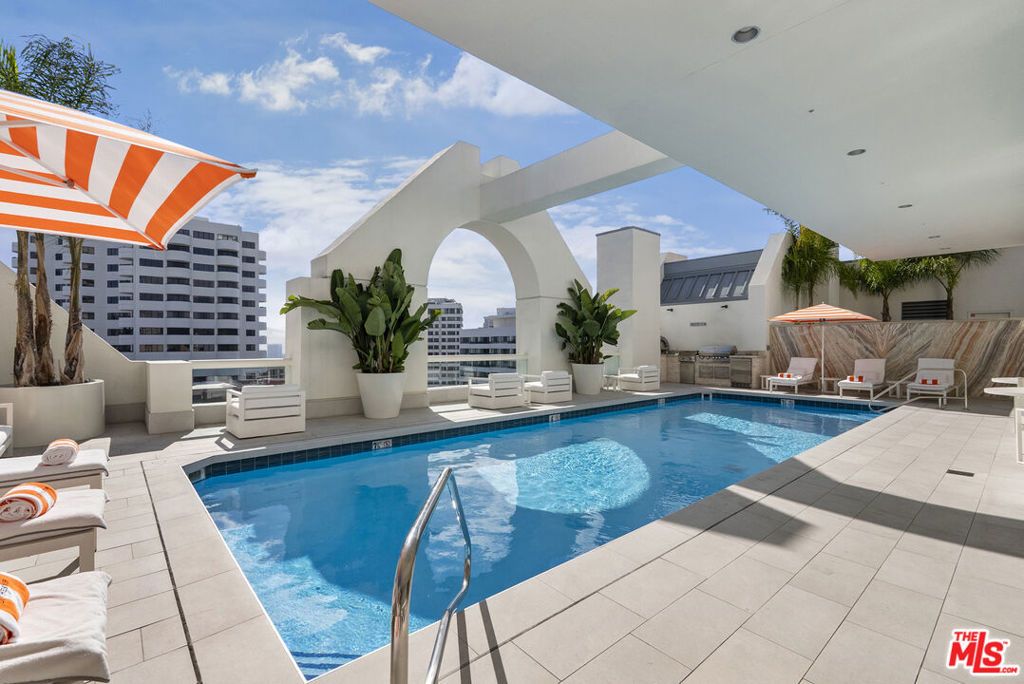 Photo of 10520 Wilshire Boulevard #407, Los Angeles, CA 90024 (MLS # 26636301)