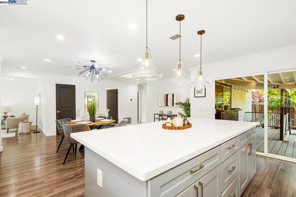 VAL VISTA - Residential