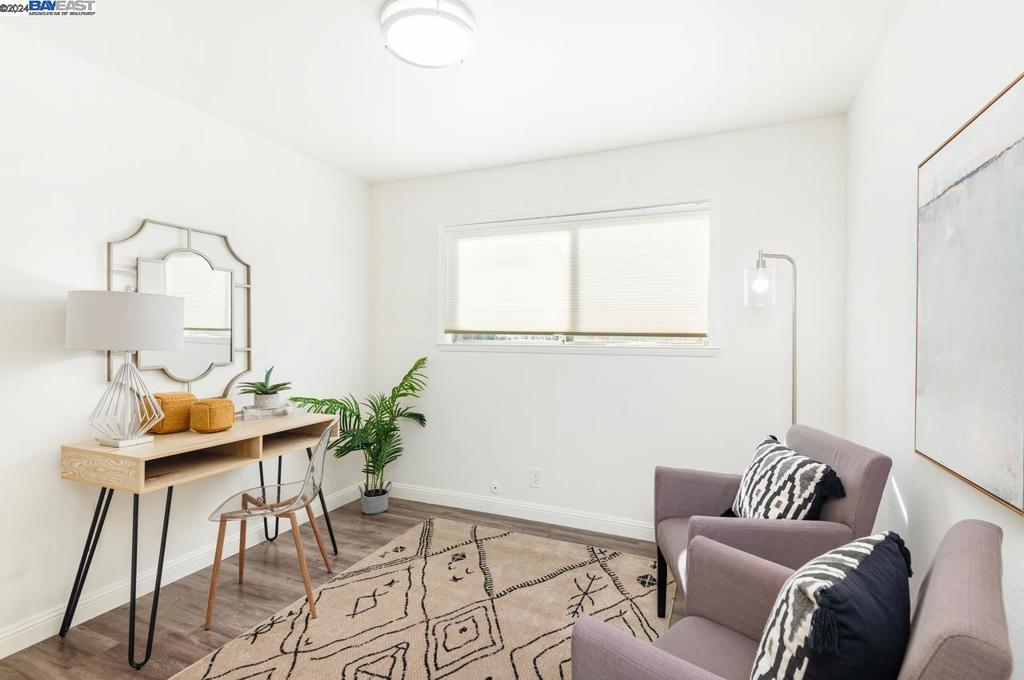 VAL VISTA - Residential