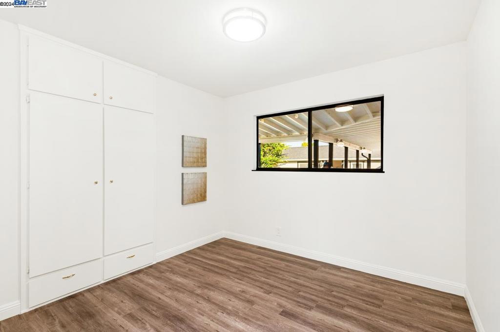 VAL VISTA - Residential