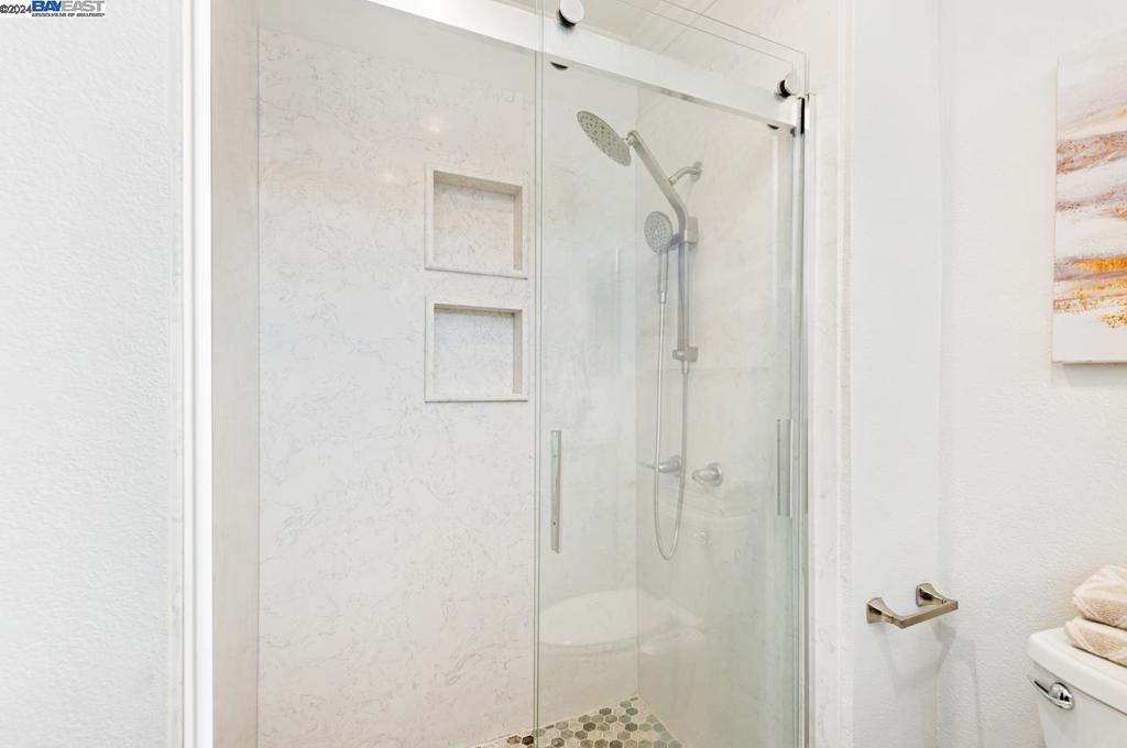 VAL VISTA - Residential