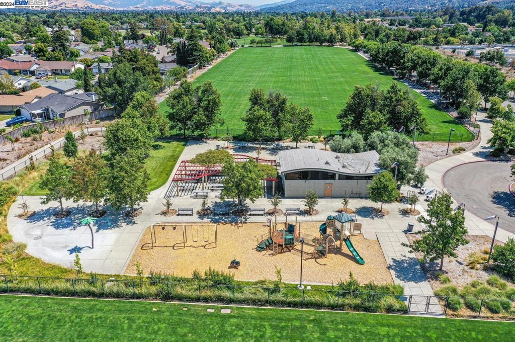 VAL VISTA - Residential