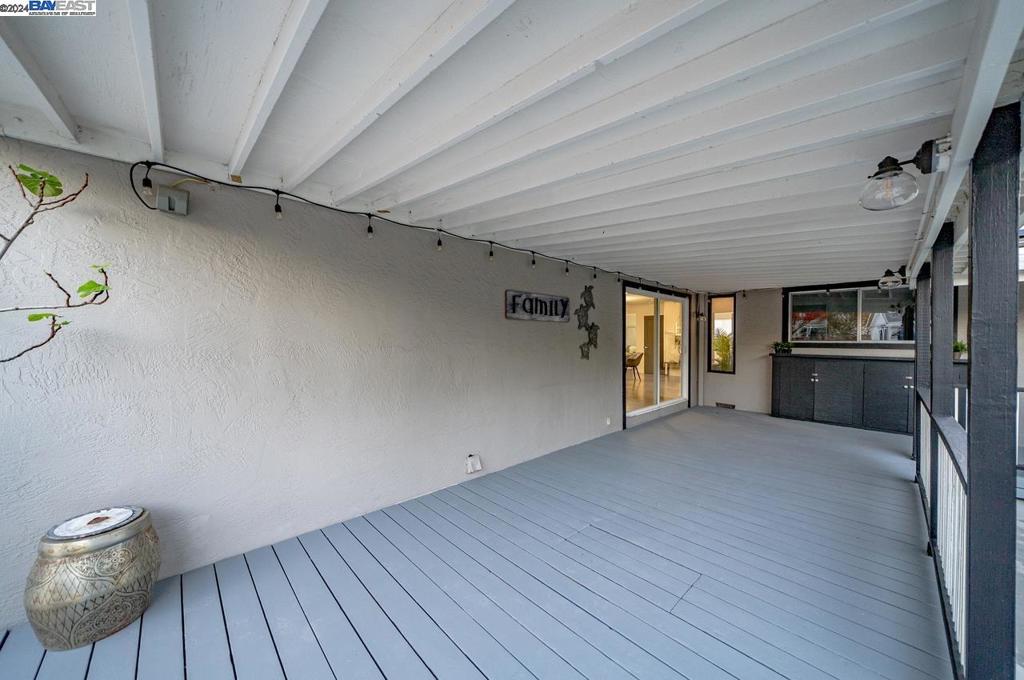 VAL VISTA - Residential