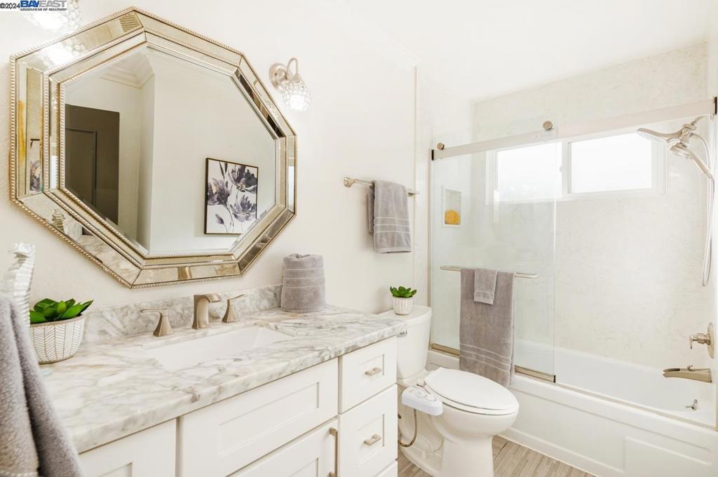 VAL VISTA - Residential