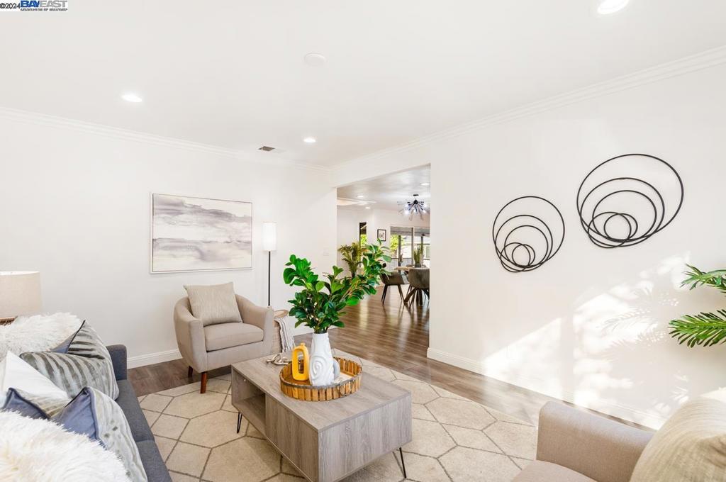 VAL VISTA - Residential