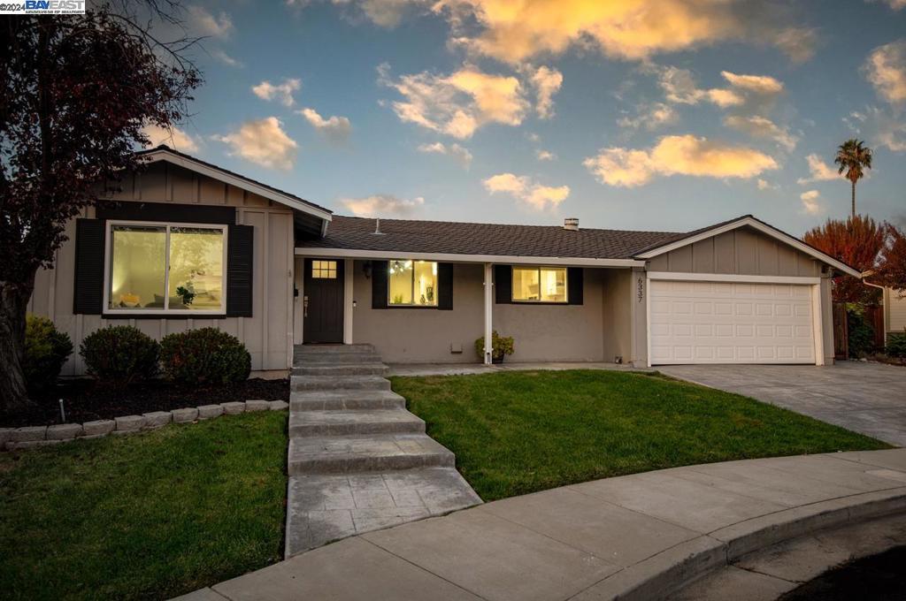 VAL VISTA - Residential