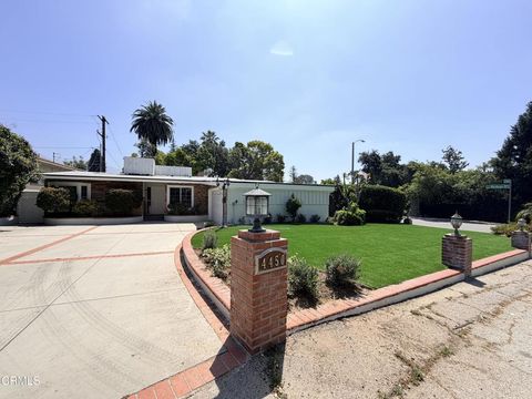 Photo of 4450 St Francis Place, La Canada Flintridge, CA 91011 (MLS # P1-27078)