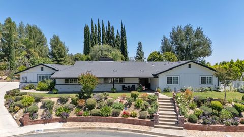 Photo of 11932 Mallot Place, Granada Hills, CA 91344 (MLS # SR26097752)