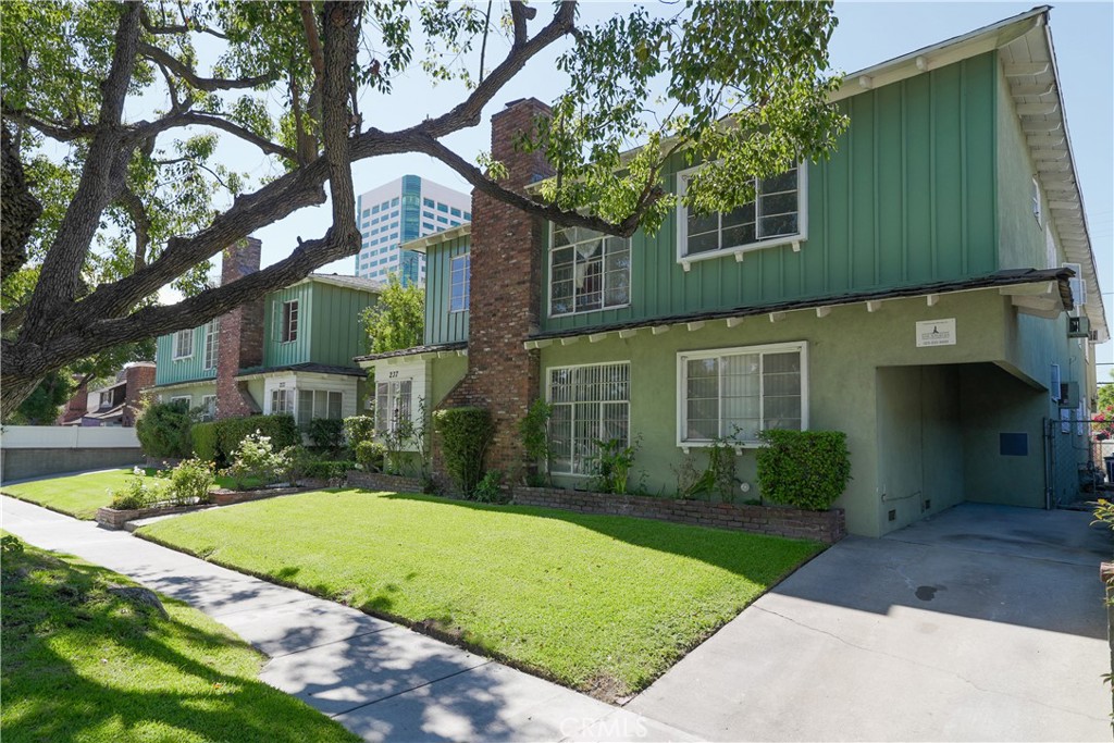 233 -237 N Hollywood Way