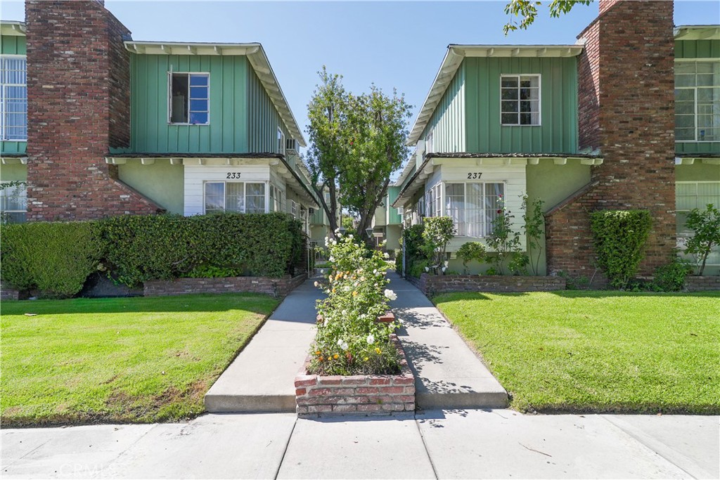 233 -237 N Hollywood Way