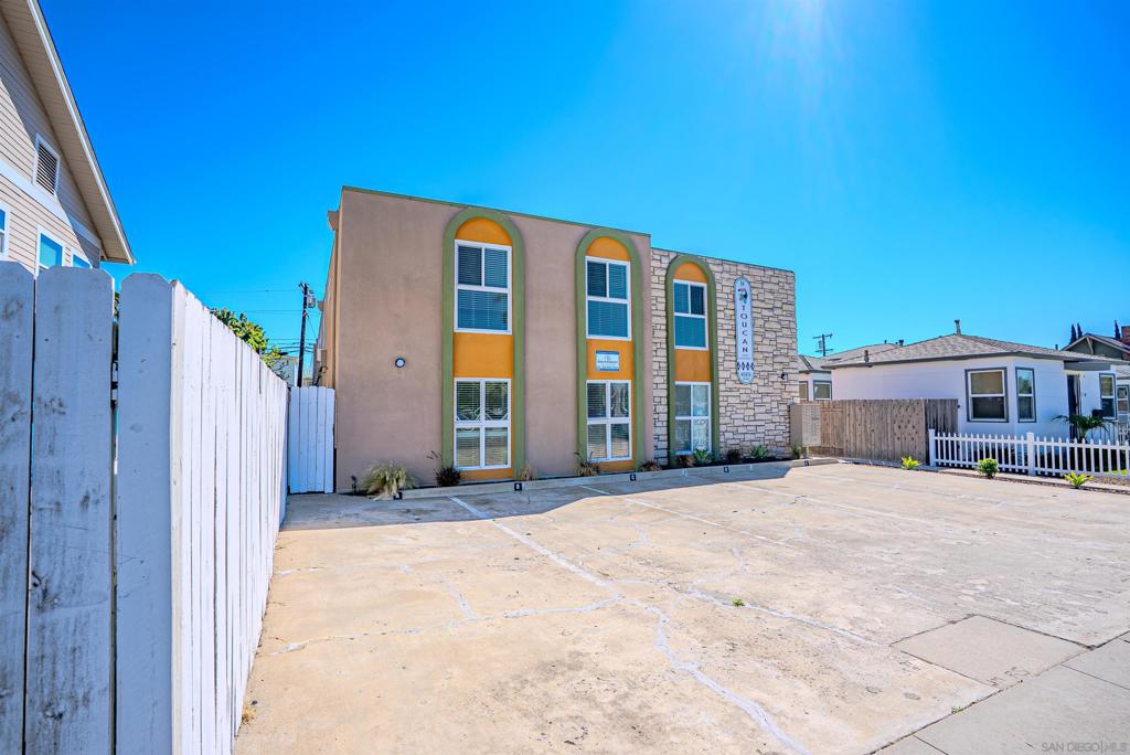 4659 North Ave