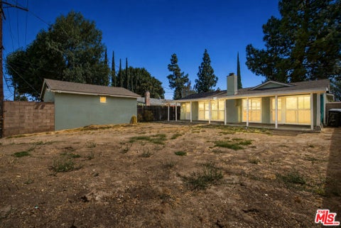 Tiny photo for 7139 Fallbrook Avenue, West Hills, CA 91307 (MLS # 26959763)
