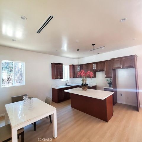 Tiny photo for 3765 Globe, Los Angeles, CA 90066 (MLS # WS26049100)