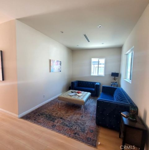 Tiny photo for 3765 Globe, Los Angeles, CA 90066 (MLS # WS26049100)