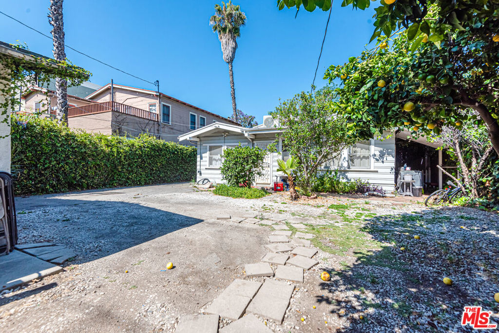 1130 N Beachwood Drive
