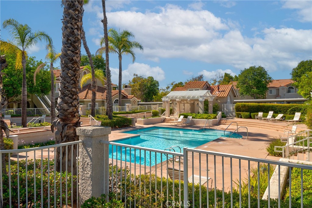 Las Flores (R1) (LF) - Residential