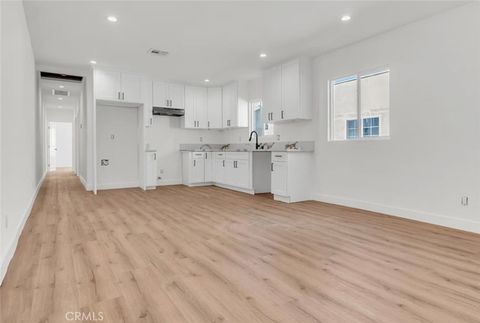 Photo of 3918 28th Street, Los Angeles, CA 90018 (MLS # DW26043334)