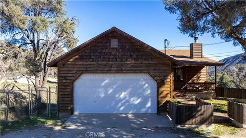 Photo of 632 Julin Trail, Frazier Park, CA 93225 (MLS # SR25258154)