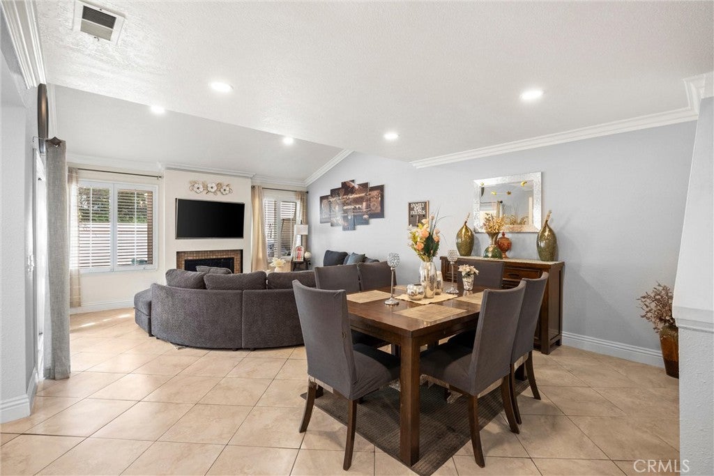 1183 Mountain Gate