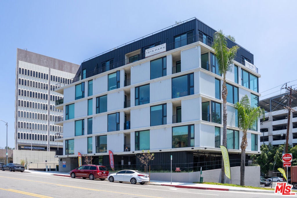1915 Park Avenue