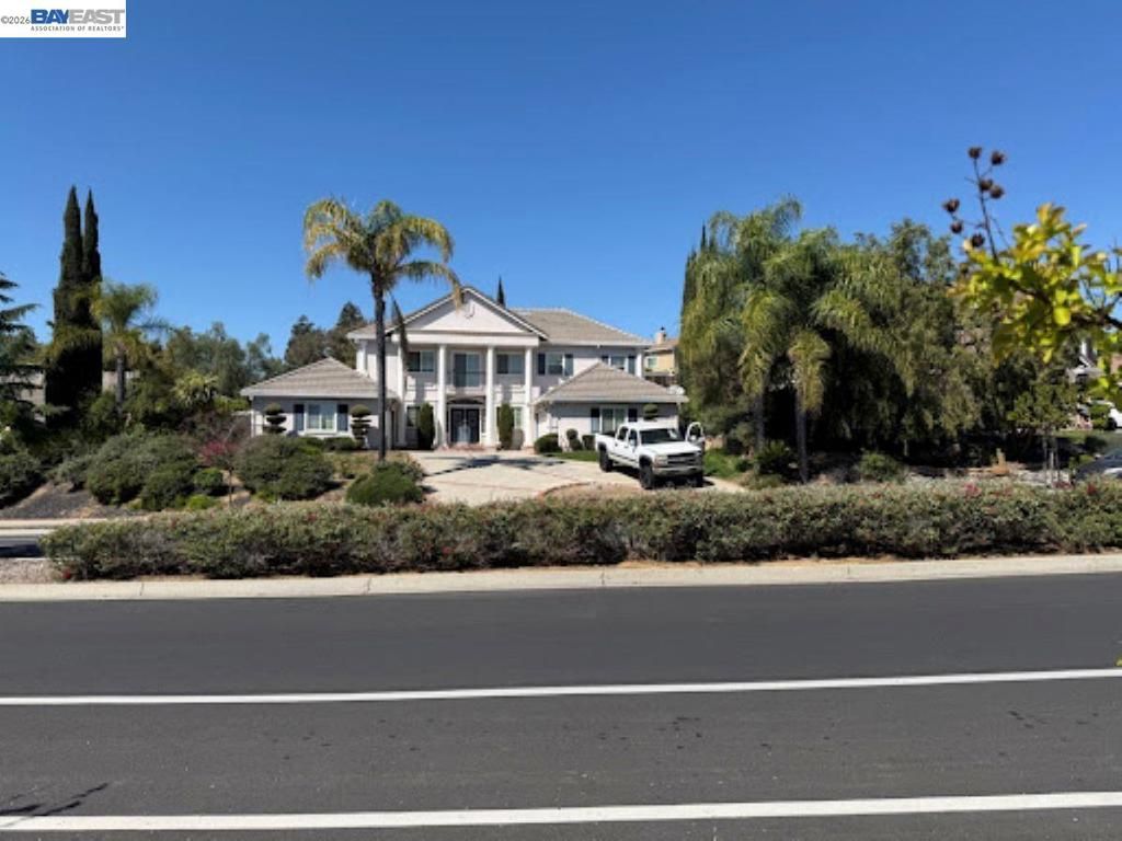Photo of 47 E Country Club Dr Dr, Brentwood, CA 94513 (MLS # 41130649)