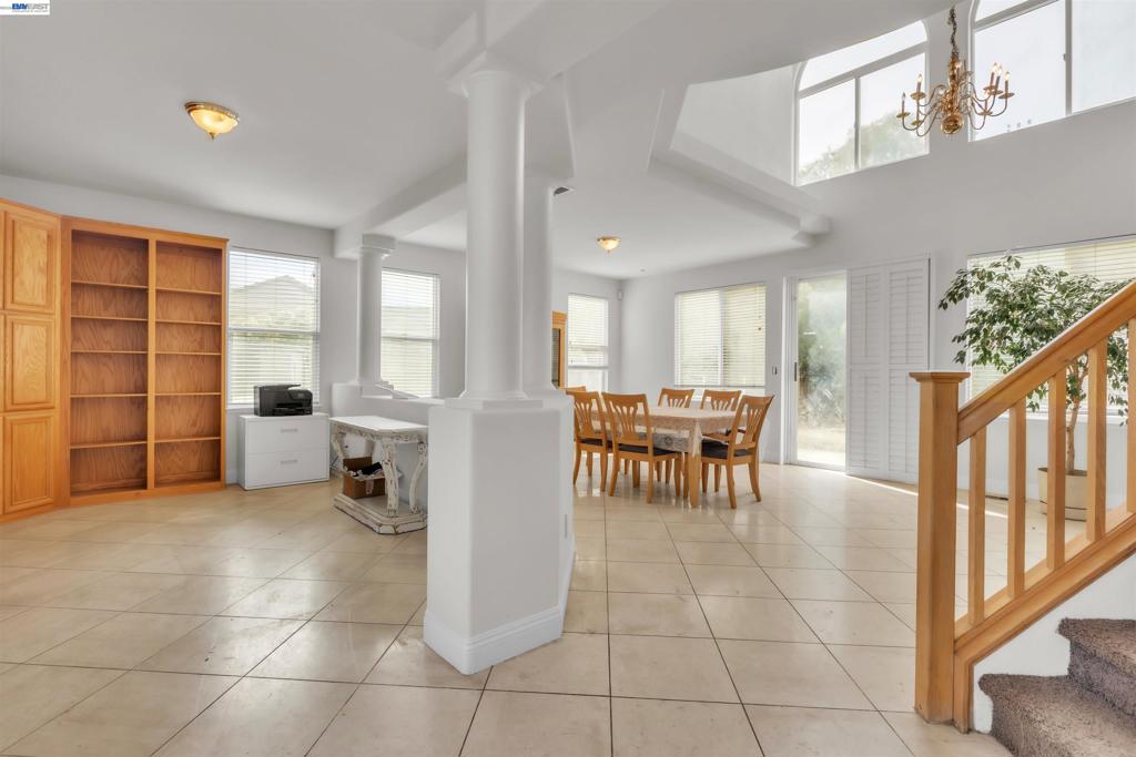 47 E Country Club Dr