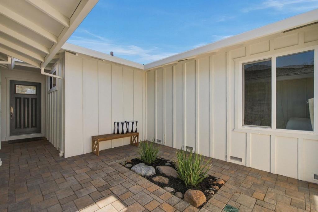 806 Chrysopolis Drive