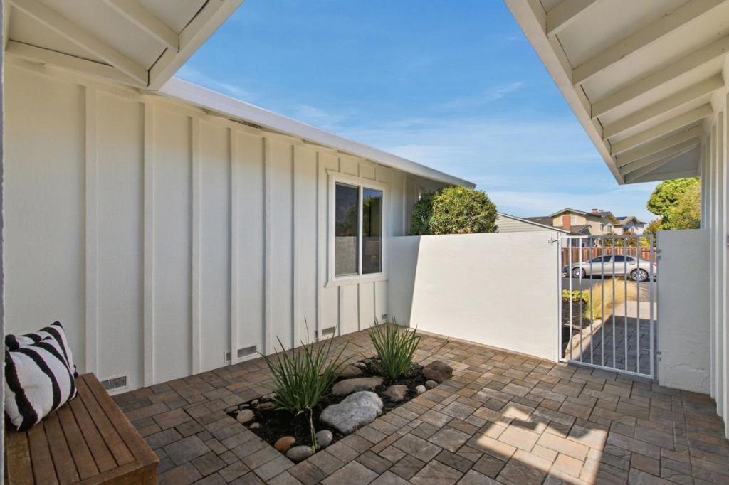 806 Chrysopolis Drive