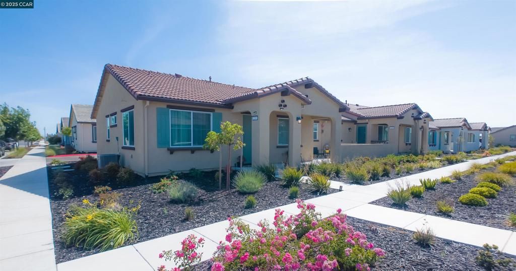 Photo of 2299 Rustic Oak Ln Ln, Rio Vista, CA 94571 (MLS # 41110994)