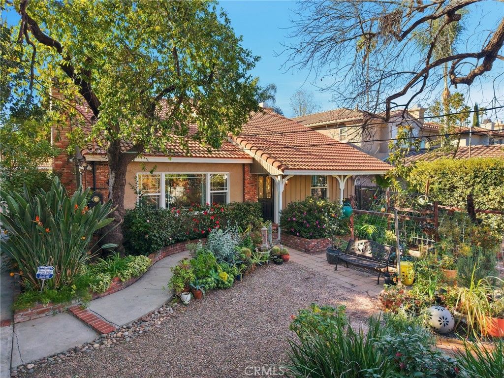 Photo of 4963 Haskell, Encino, CA 91436 (MLS # SR26027589)