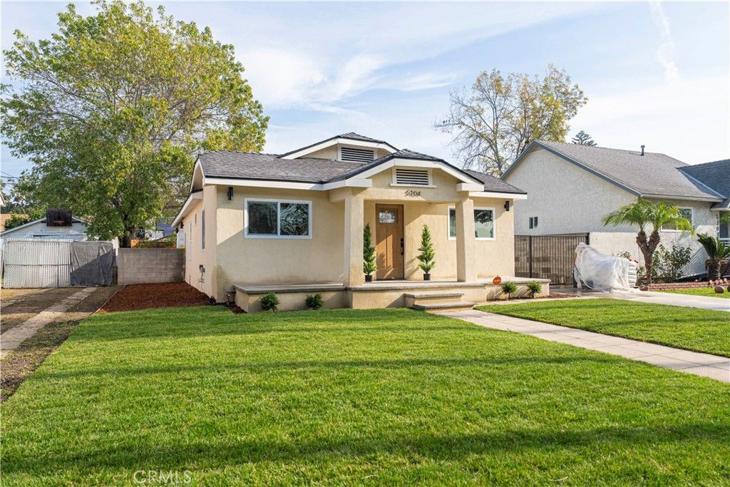 Photo of 5104 8th Avenue, Los Angeles, CA 90043 (MLS # PW26065403)