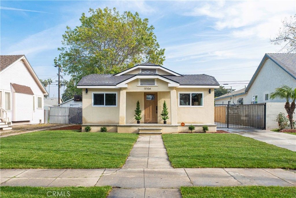 Photo of 5104 8th Avenue, Los Angeles, CA 90043 (MLS # PW26065403)