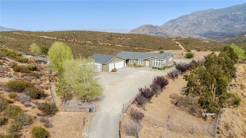 47180 Woodcliff Drive