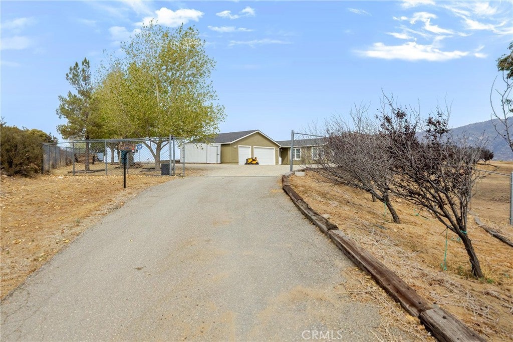 47180 Woodcliff Drive