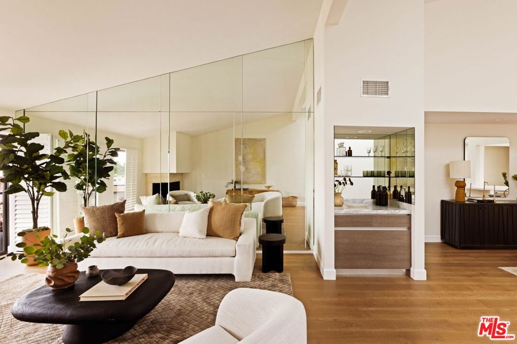 1520 S Beverly Glen Boulevard 507