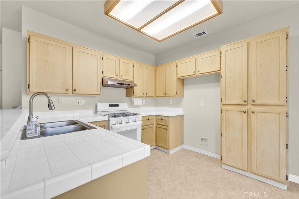 Unknow - Residential Lease