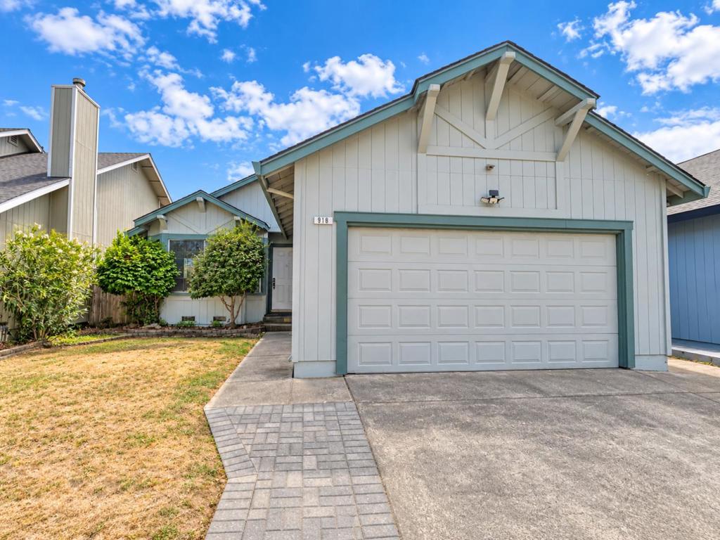 918 Pulteney Place