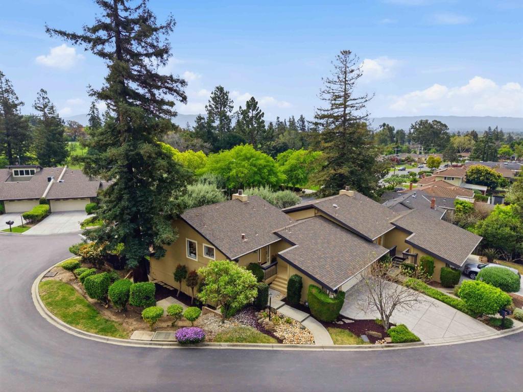 496 Golfview Drive