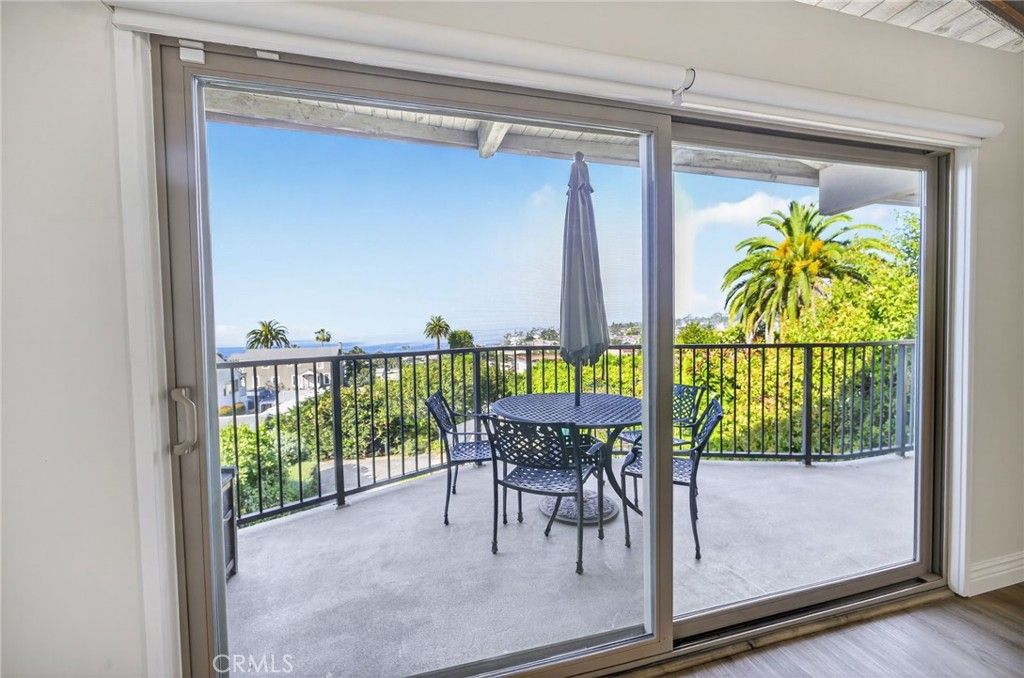 Photo of 462 Hilledge Dr, Laguna Beach, CA 92651 (MLS # IV26059261)