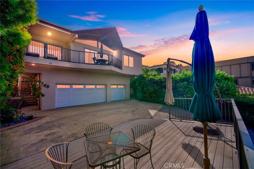 Photo of 462 Hilledge Dr, Laguna Beach, CA 92651 (MLS # IV26059261)