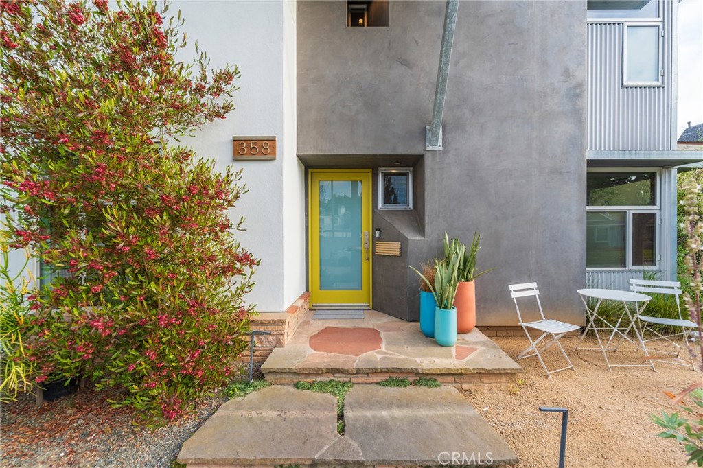 358 Santa Ana