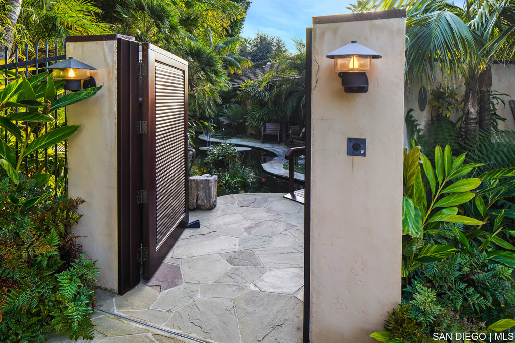 La Costa - Residential