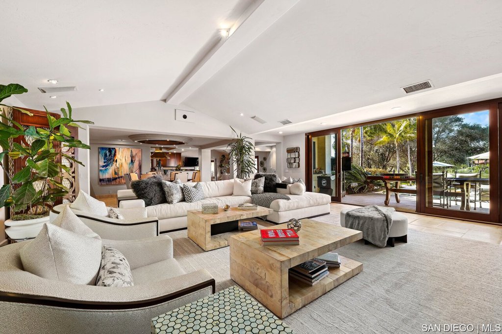 La Costa - Residential