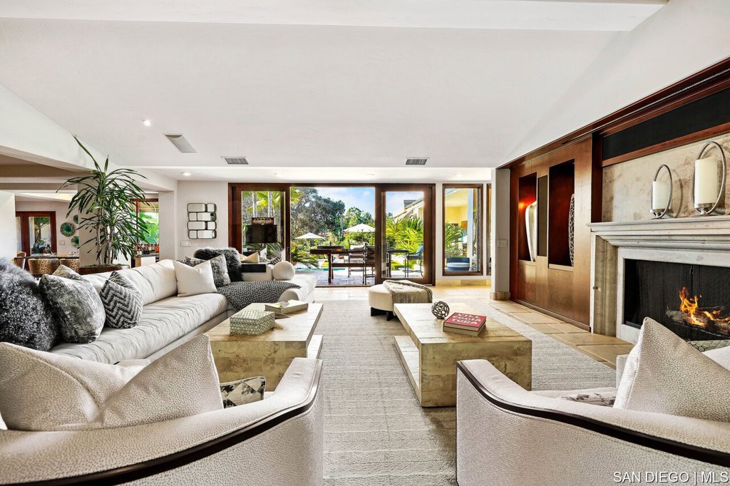 La Costa - Residential